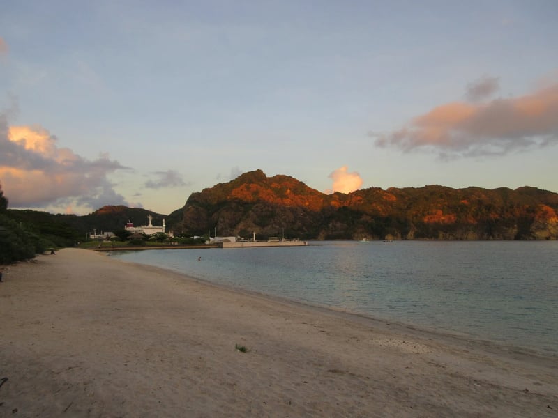 大村海岸の夕方の浜辺